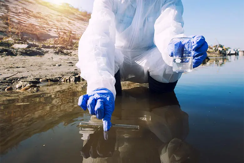 Descarte incorreto de resíduos sanitários pode causar graves danos à saúde público e ao meio ambiente.